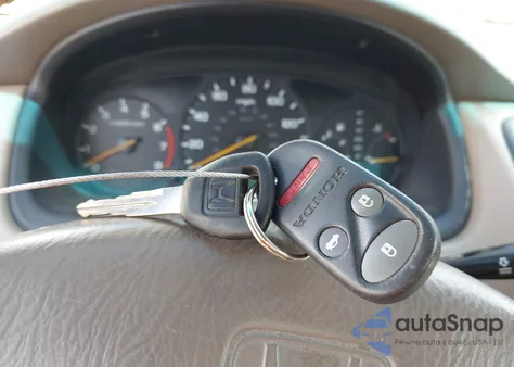 2000 Honda Accord 3.0 Ex z USA, uszkodzony, nr VIN 1HGCG1657YA066912